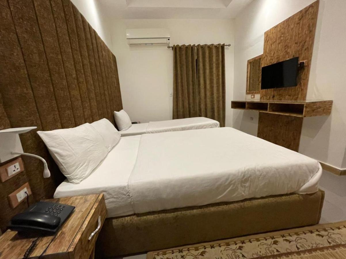 Valencia Ap Cairo Hotel Buitenkant foto